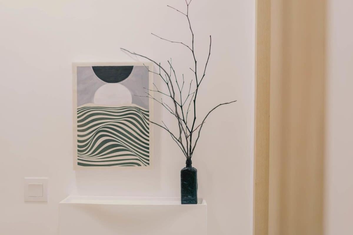 Pangsapuri Bauhaus Elegance- A Modern Take On Light & Shadow *