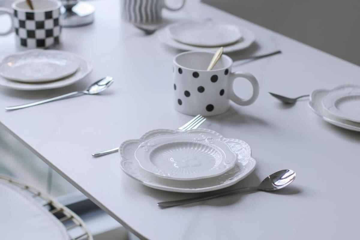 Pangsapuri Bauhaus Elegance- A Modern Take On Light & Shadow